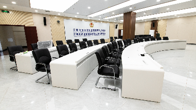 鈑金定制云南省市場監督管理局視頻會議桌項目順利安裝交付