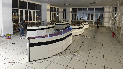 2024年新年伊始，昆明云茂為昆明第八自來(lái)水廠鈑金加工定制監(jiān)控操作臺(tái)安裝到位！